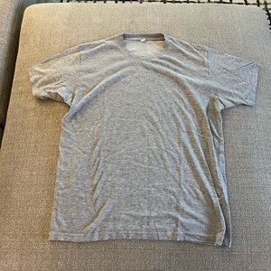 Medium Gray UNIQLO basic tee